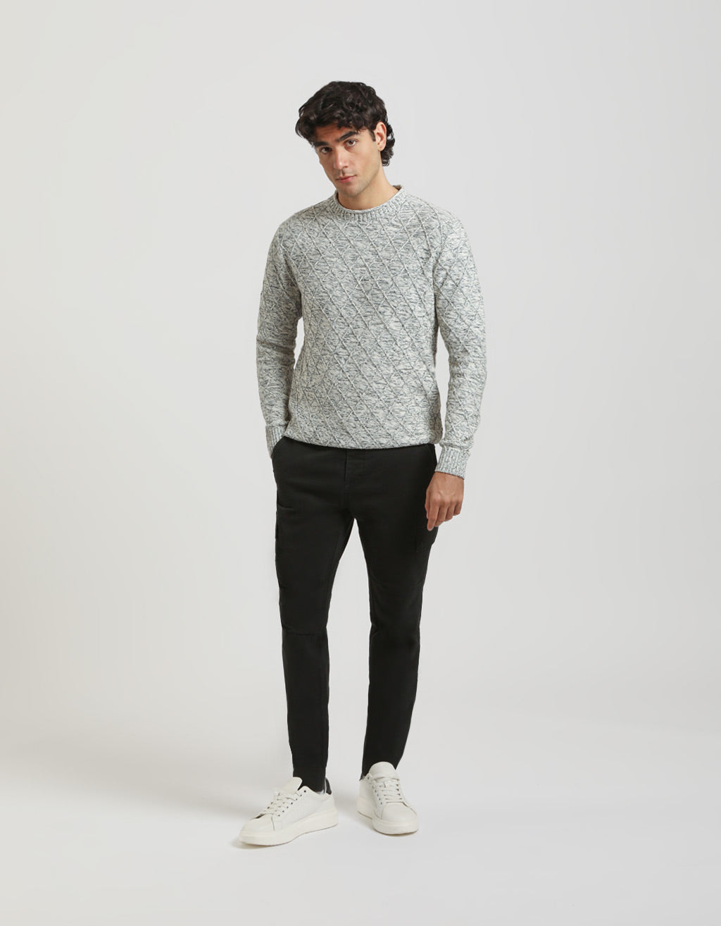 Pantaloni cargo con elastico alle caviglie