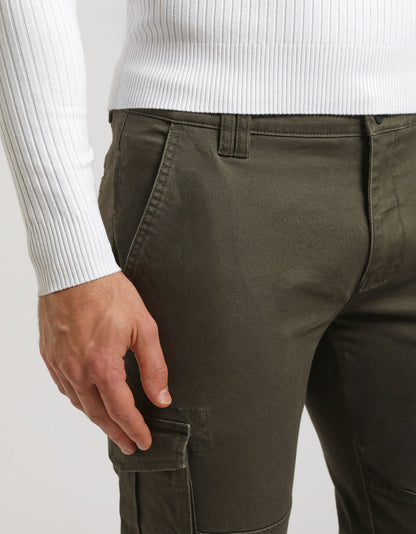 Pantaloni cargo