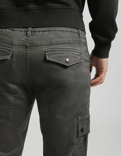Pantaloni cargo